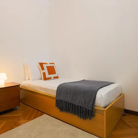 Apartman 270 View - By My In